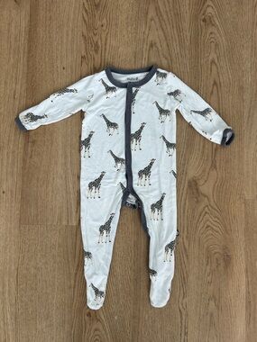 Kyte baby giraffe sleeper Size 3-6 months EUC